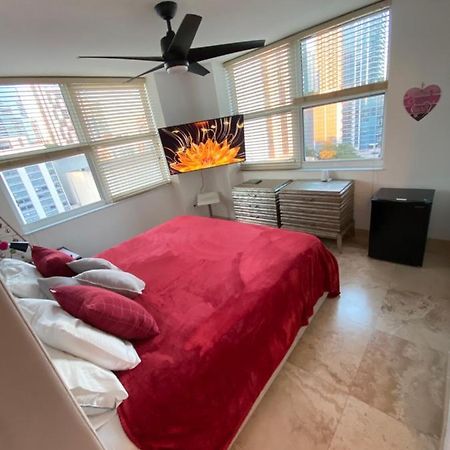מיאמי Comfortable Room In The Brickell City Center Area מראה חיצוני תמונה